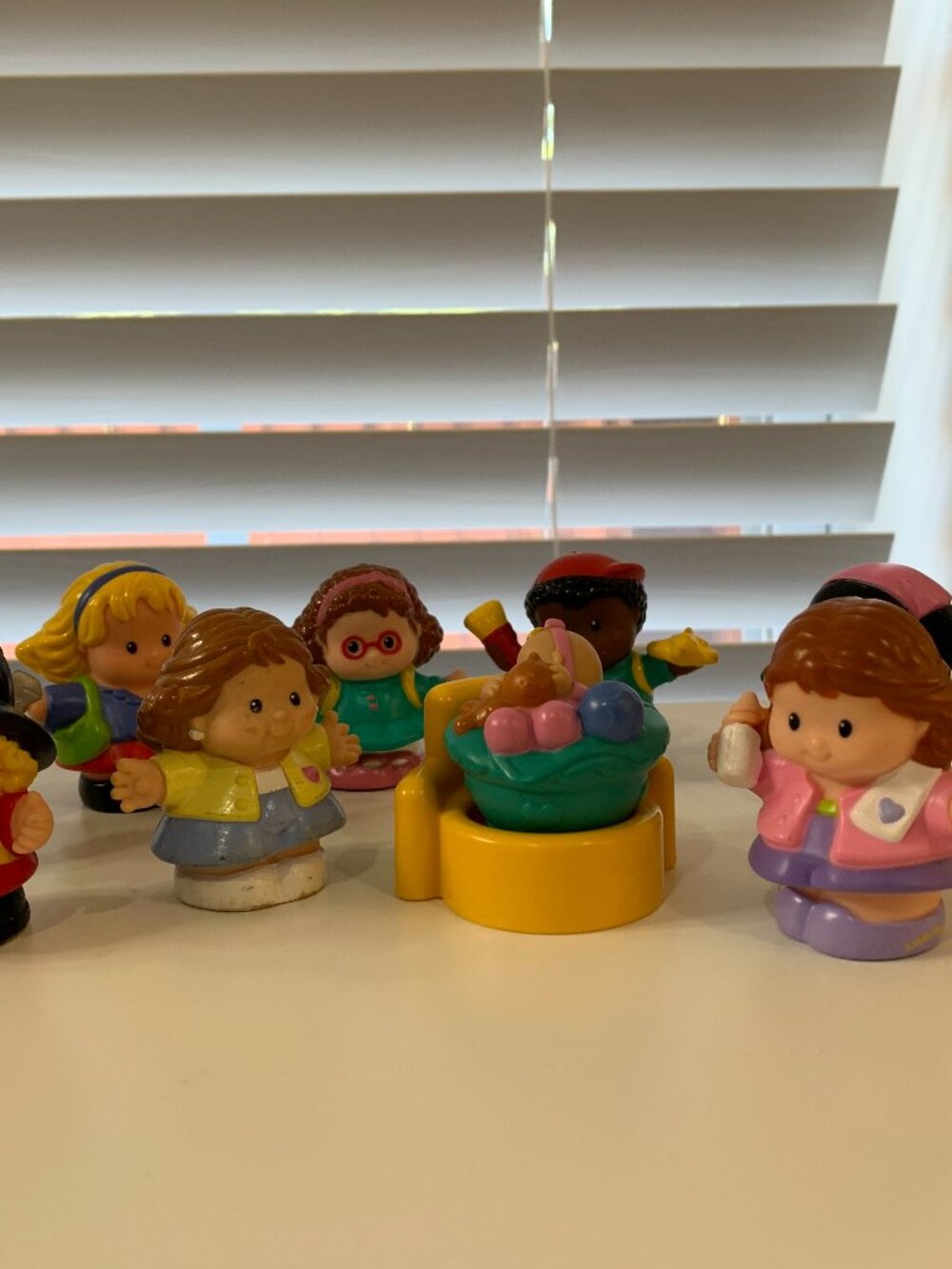 Fisher Price Friendly "Neighborhood" of Little People.  10 Figures